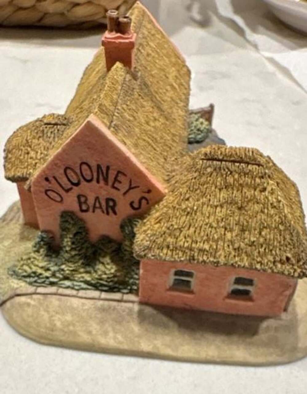 Vintage The Irish Heritage Collection O'Looney's Bar Figurine